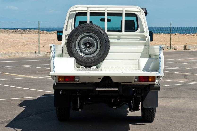 THE NEW - TOYOTA LANDCRUISER PICK UP LX 4.0 V6 4.0L 2022 MODEL - (FOR EXPORT ONLY)-pic_2