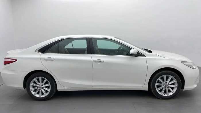 Rent a Toyota Camry SE 2016-pic_5