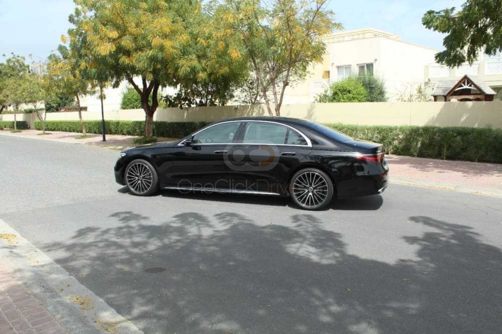 Rent Mercedes-Benz S500 2022 in Dubai - Luxury Sedan-pic_2