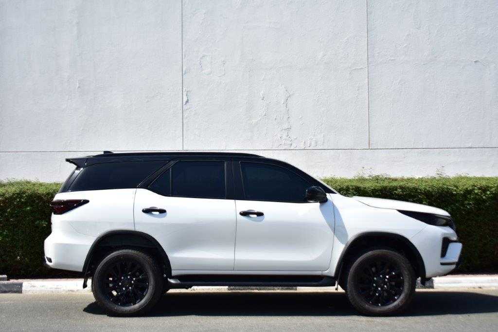 TOYOTA FORTUNER LEGENDER-pic_4