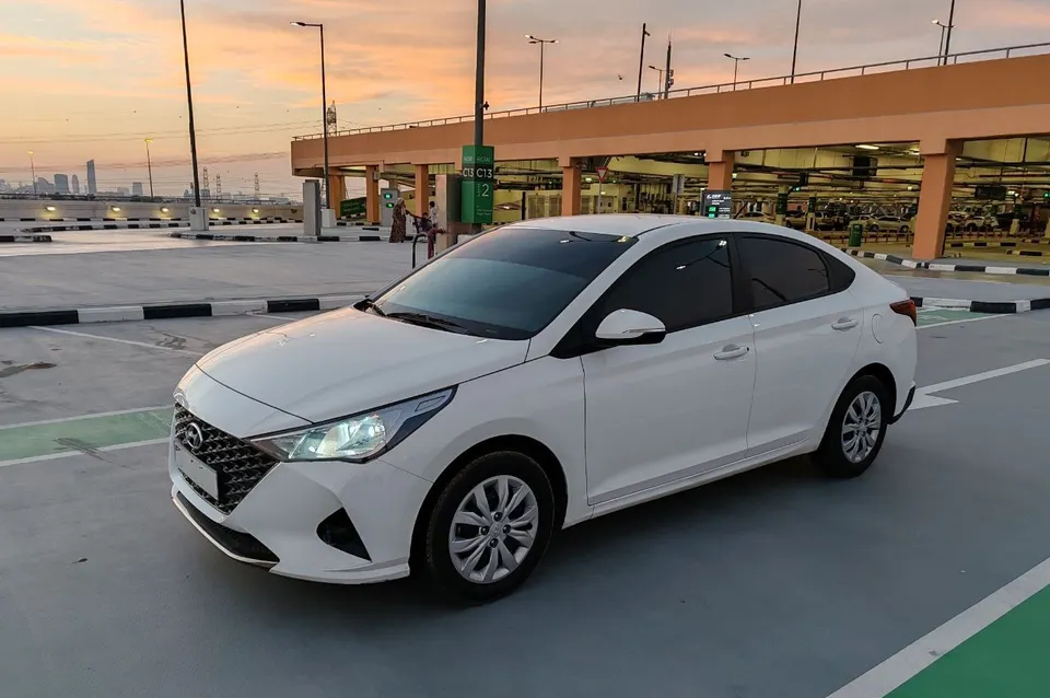 Hyundai Accent 2022 1.6L GCC 1st owner-pic_4