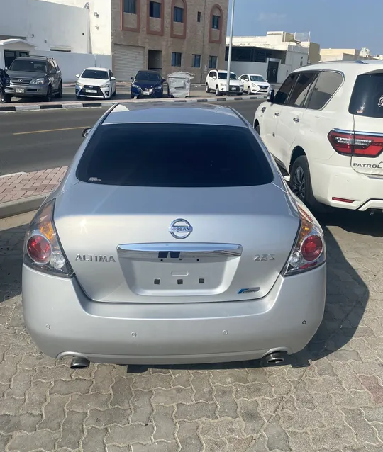 Nissan Altima 2010 in Dubai-pic_3