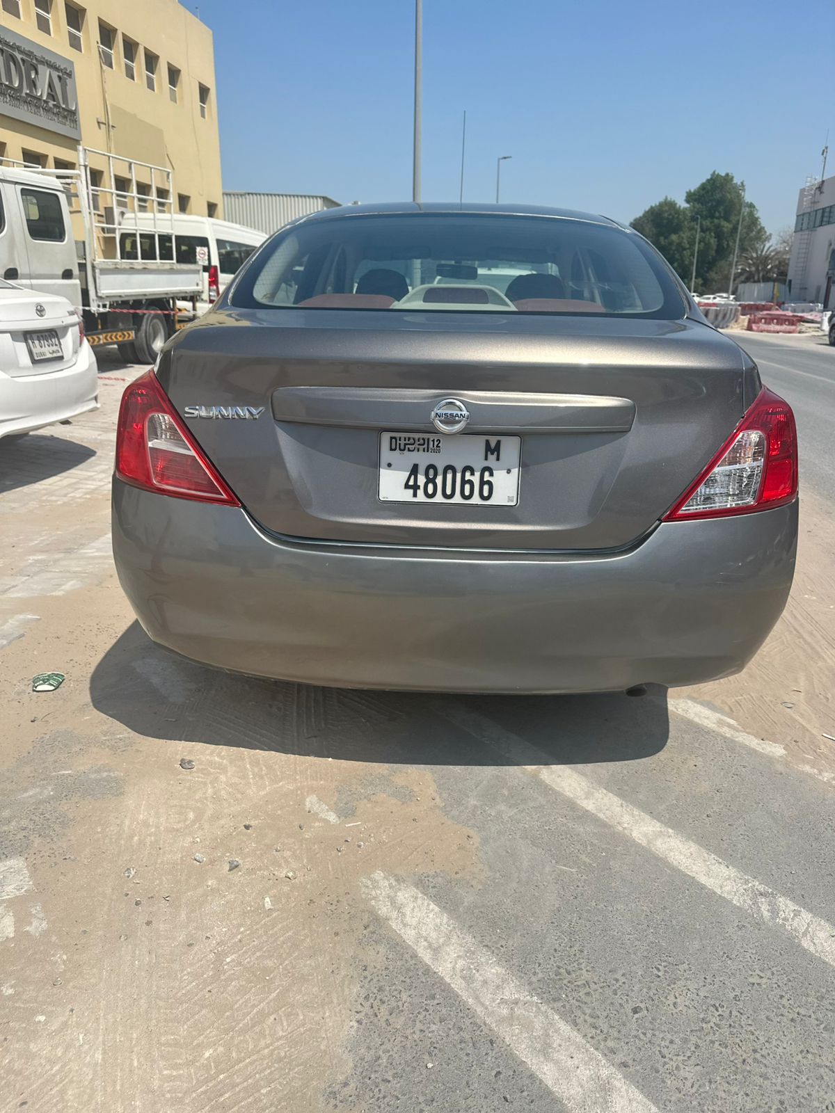 Nissan Sunny 2014 Gray-pic_5