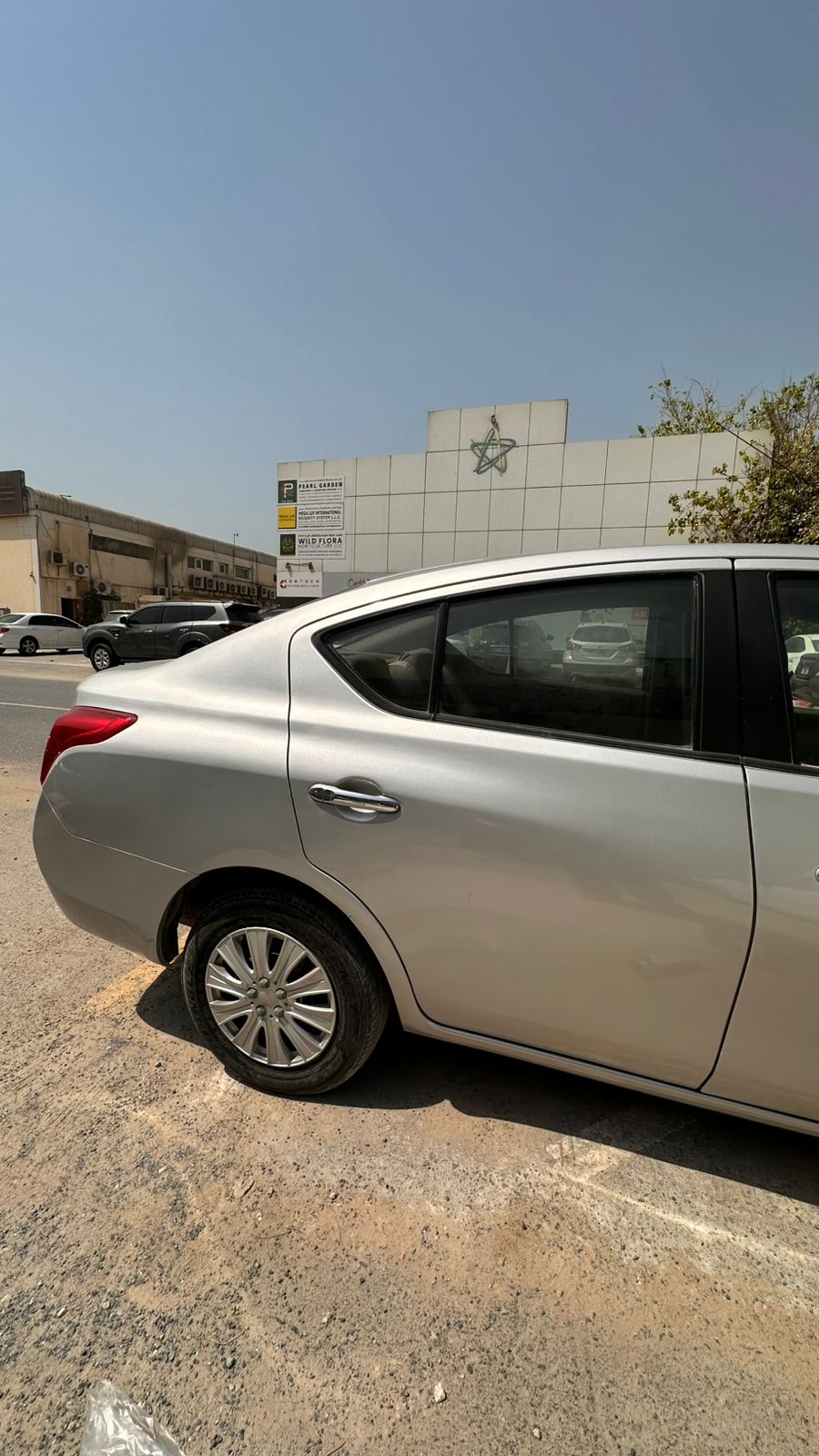 Nissan Sunny 2014 Silver-pic_5