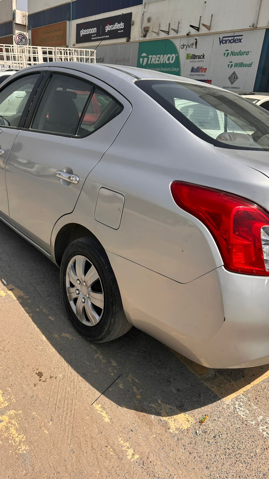 Nissan Sunny 2014 Silver-pic_6