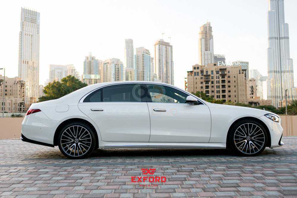 Rent Mercedes Benz S500 2021 in Dubai-pic_3