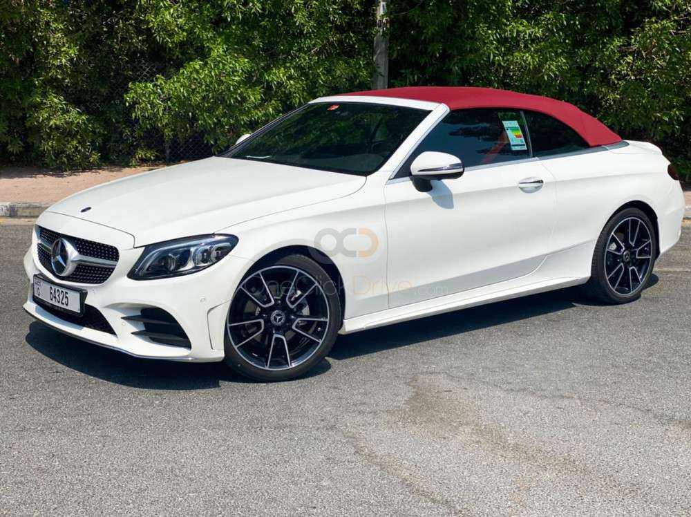 Rent Mercedes Benz C200 Convertible in Dubai-pic_3