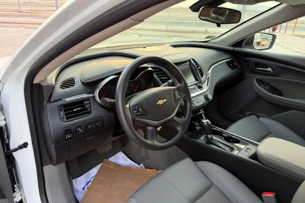 Rent Chevrolet Impala 2022-pic_2