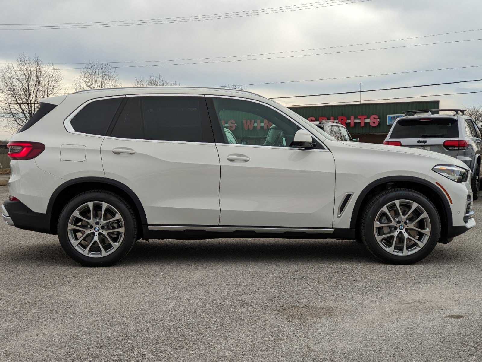 Rent 2020 BMW X5 Xdrive-pic_2