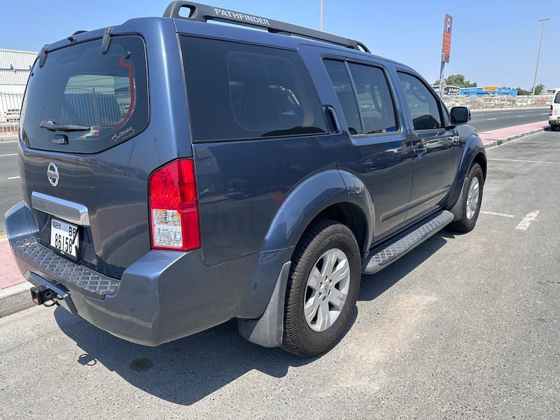 Nissan Pathfinder SE-pic_4