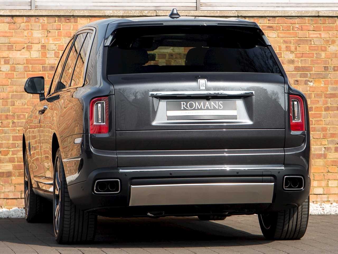 Rent Rolls Royce Cullinan 2022-pic_3